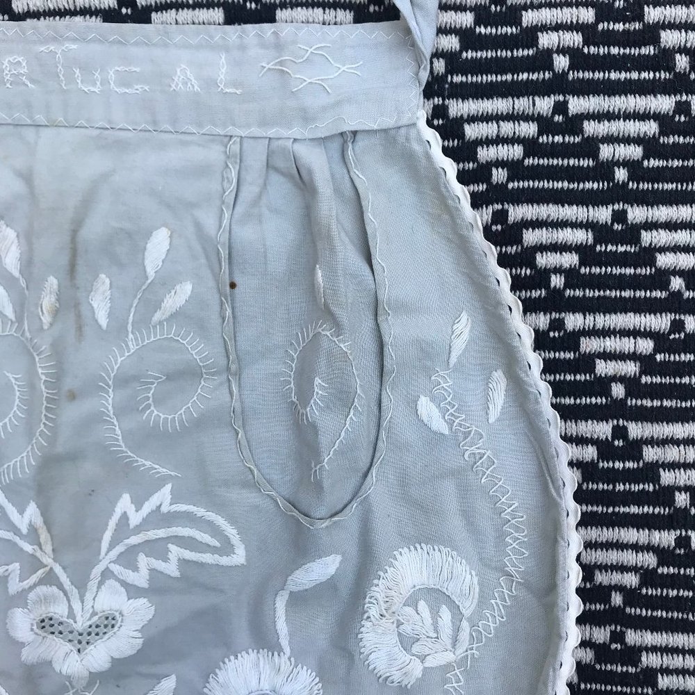 Handmade small Apron - Picture 7 of 13